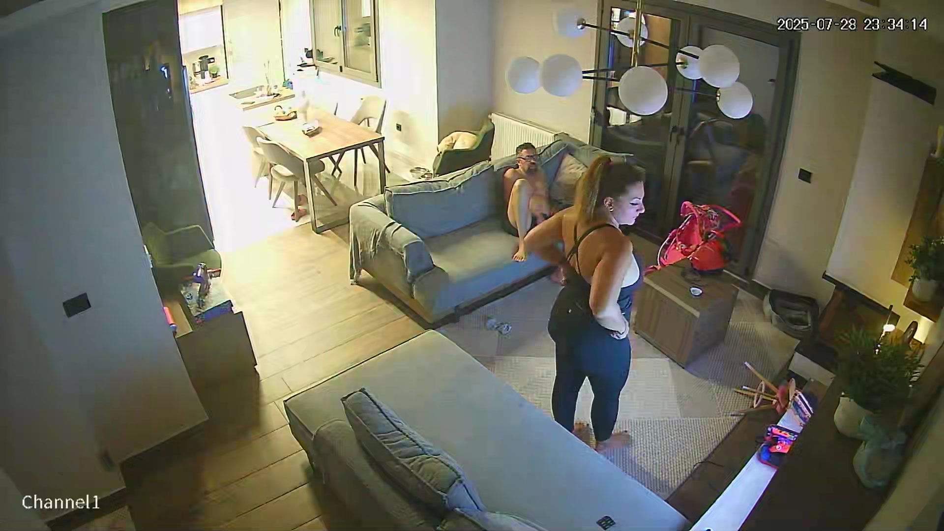 Hidden Voyeur — 1_5163523280841213150 — screenshot 2