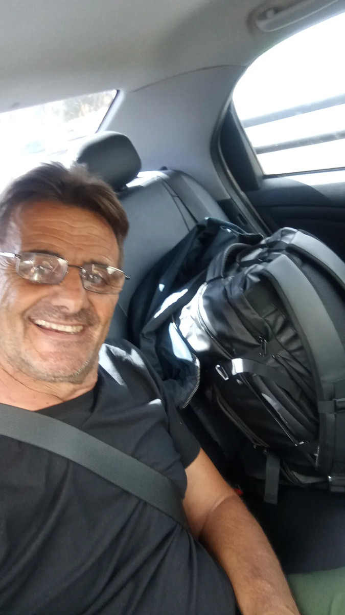Foto real de cliente con la mochila AirPack
