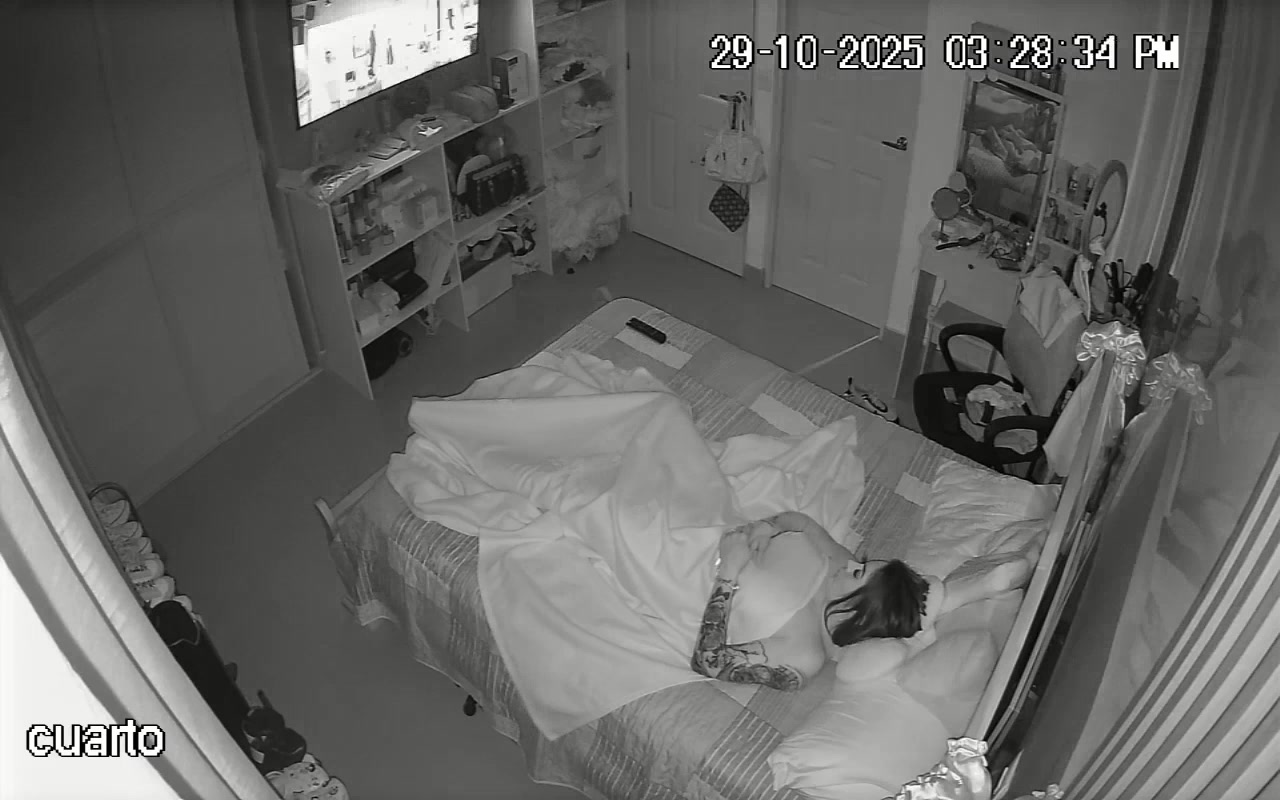 Hidden Voyeur — 1_4949802843449066767 — screenshot 2