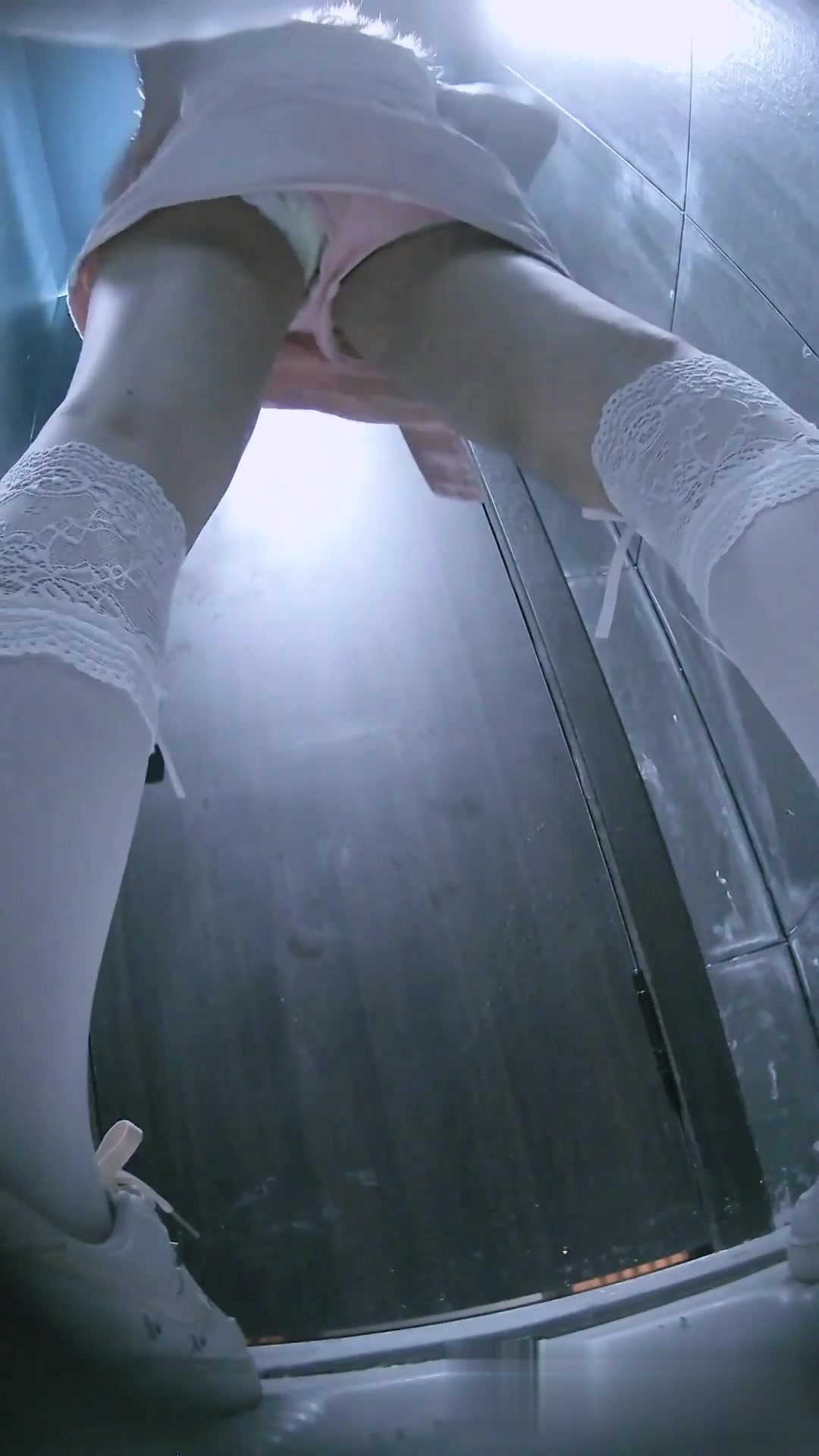 Toilet Spy — 0106(2) — screenshot 2