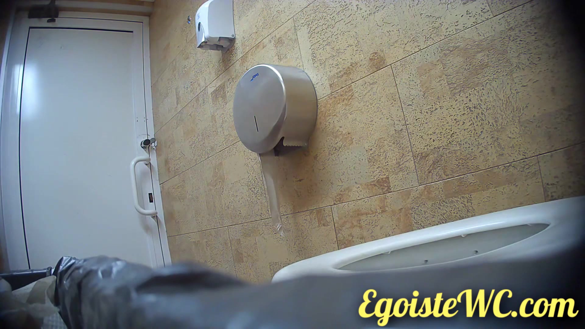 Toilet Spy — 0610(76) — screenshot 2