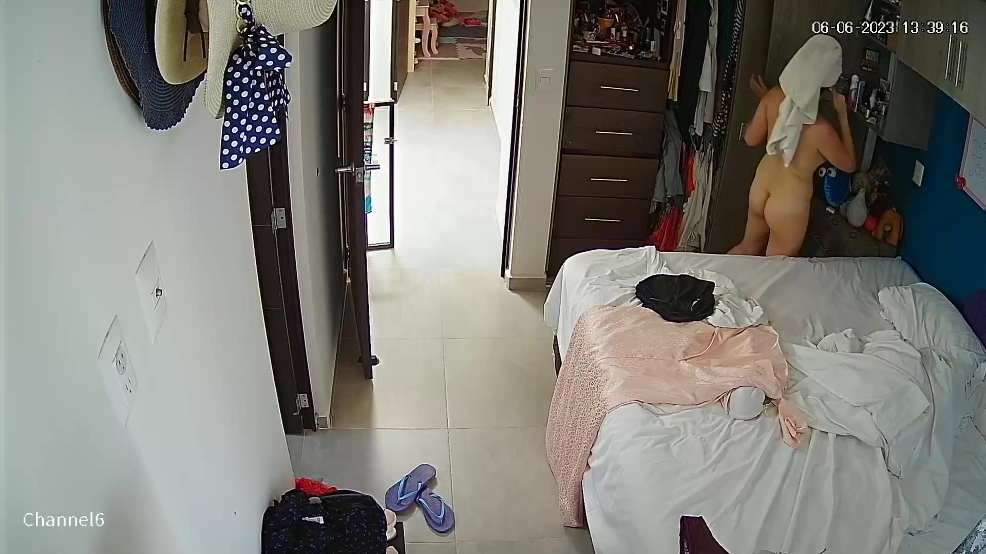 Hidden Voyeur 2 — 9 — screenshot 2
