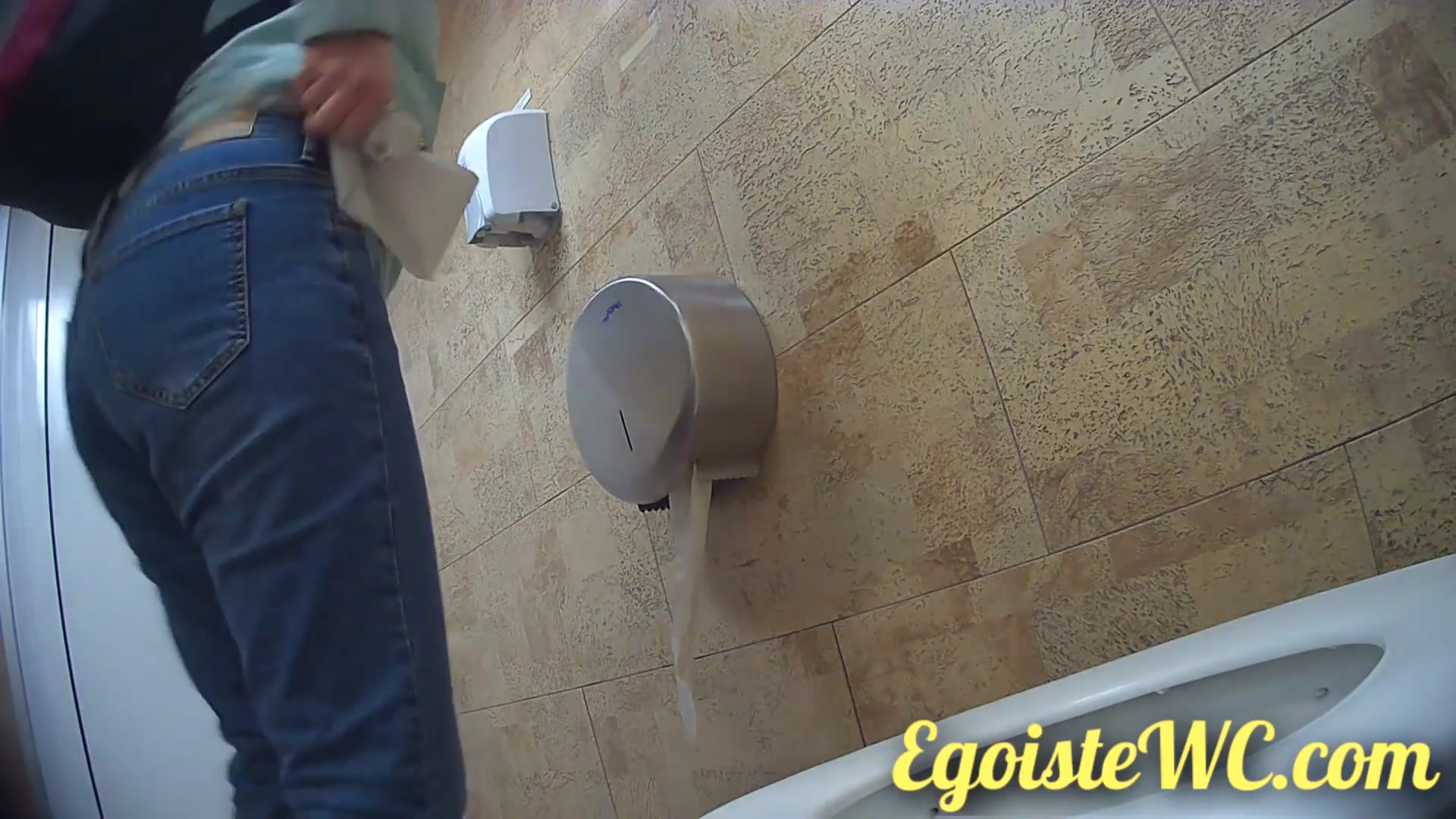 Toilet Spy — 0610(105) — screenshot 2