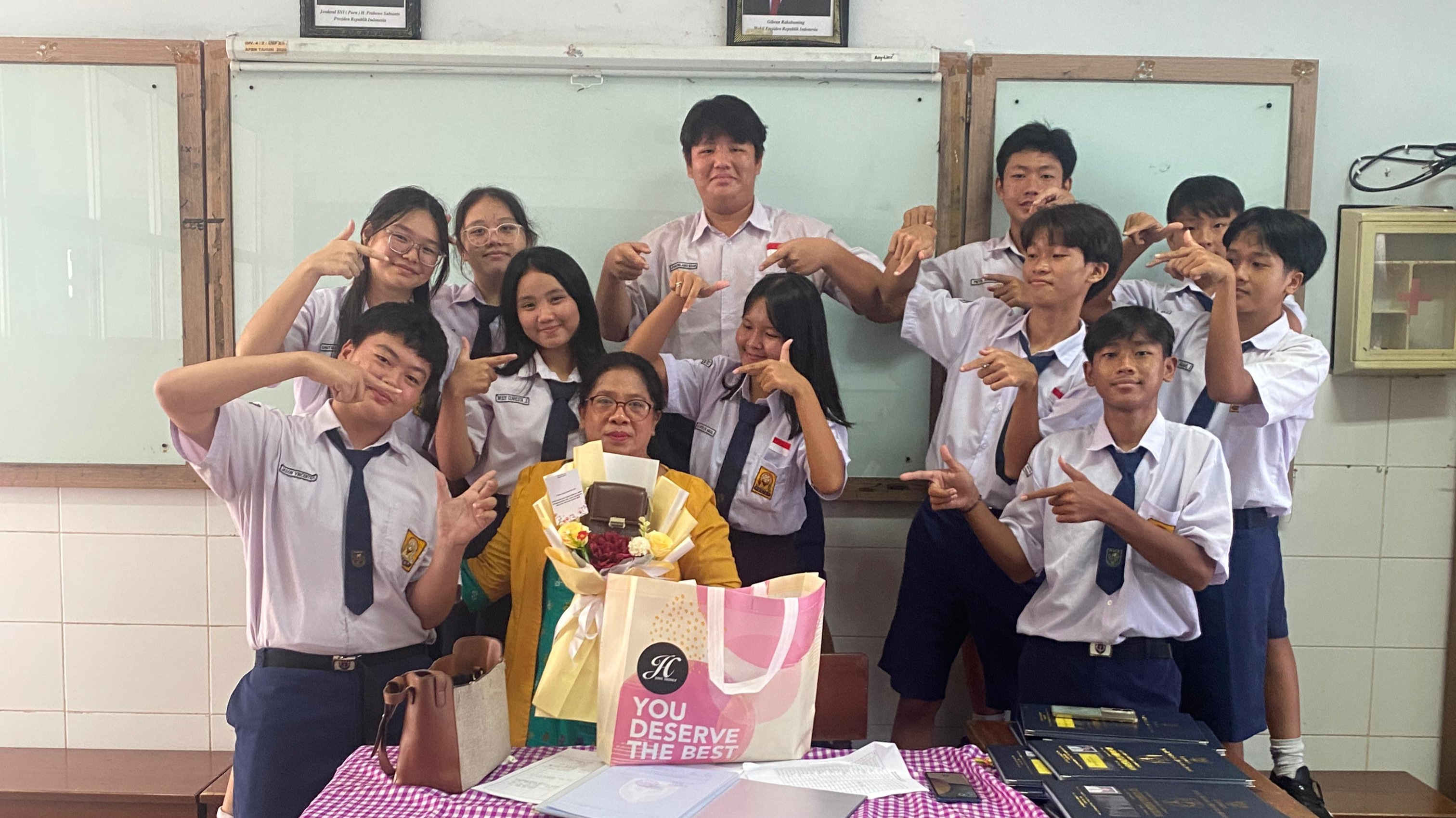 Foto Logo Kelas IX A