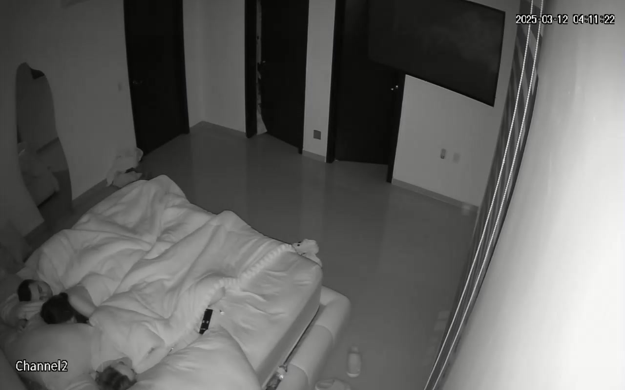 Hidden Voyeur — 1_5134612962618639952 — screenshot 2