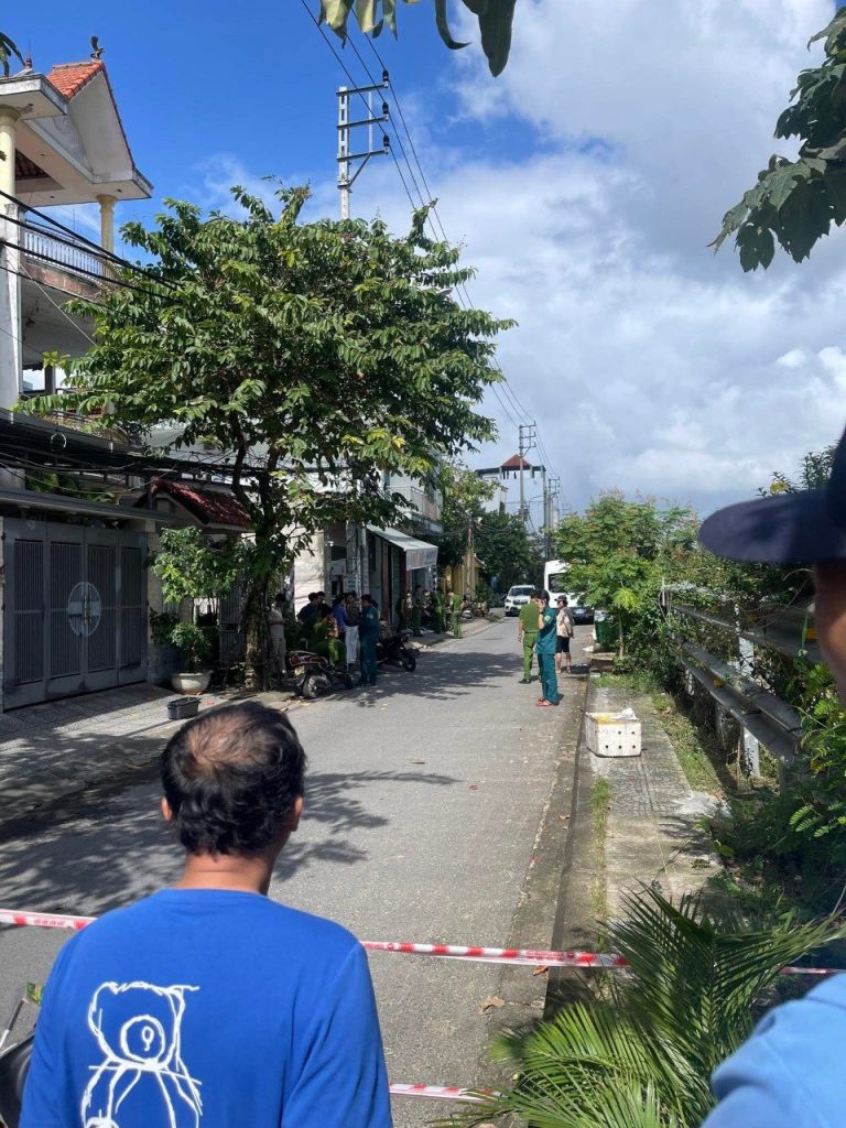 Lực lượng chức năng phong tỏa hiện trường