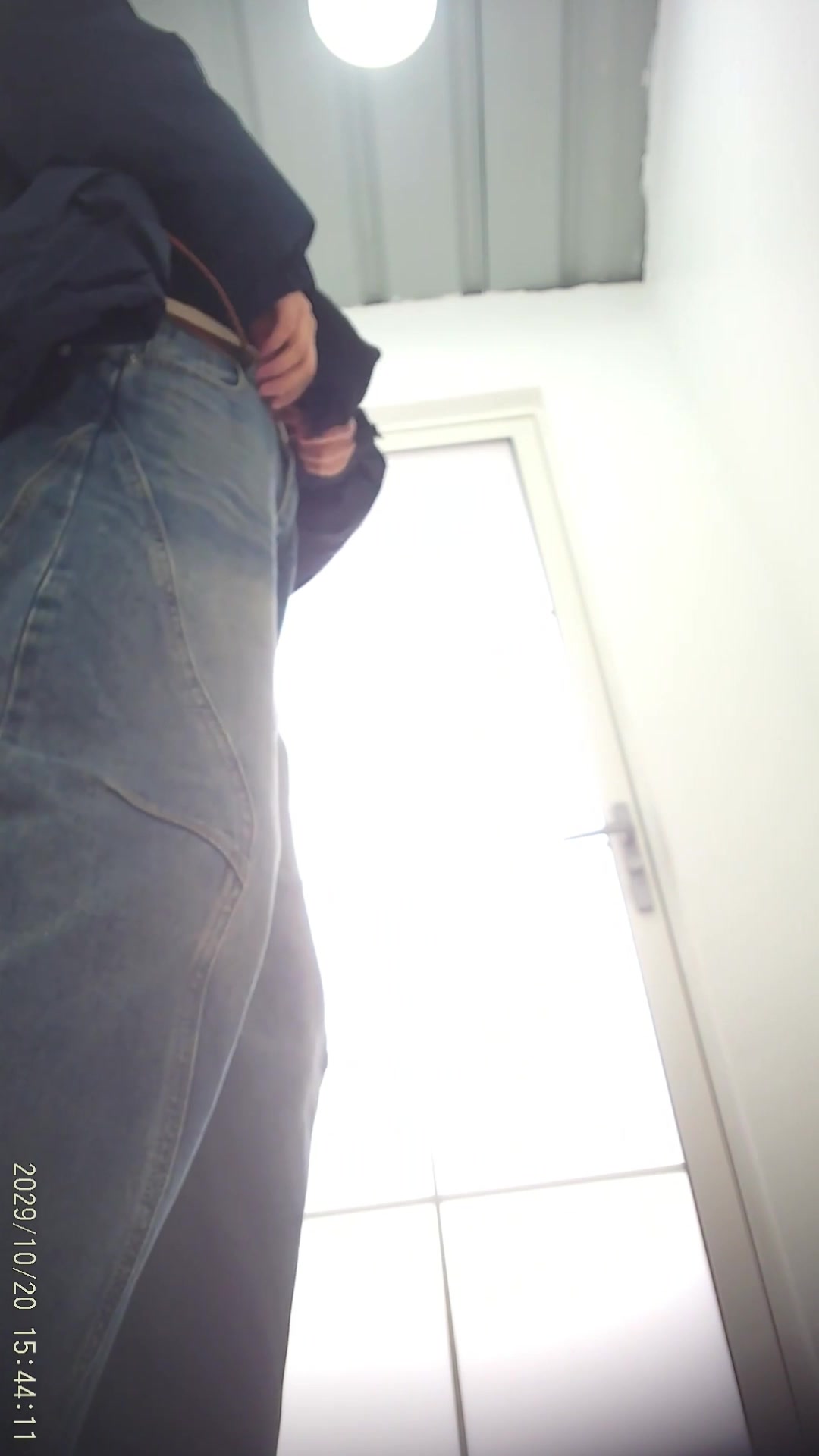 Toilet Spy — 0310(61) — screenshot 2