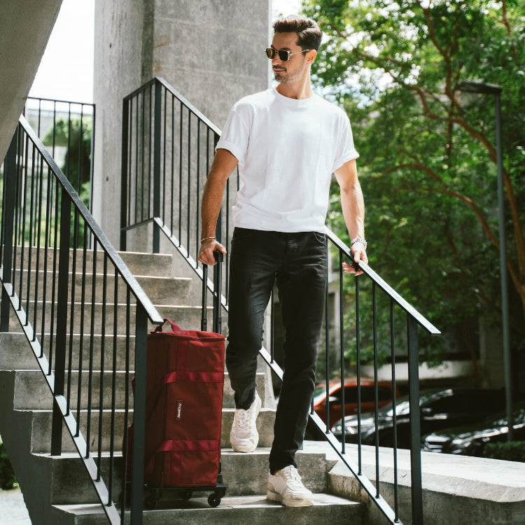 Persona viajando con el bolso