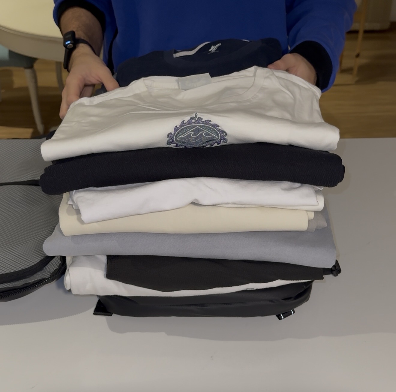 Antes — ropa sin comprimir
