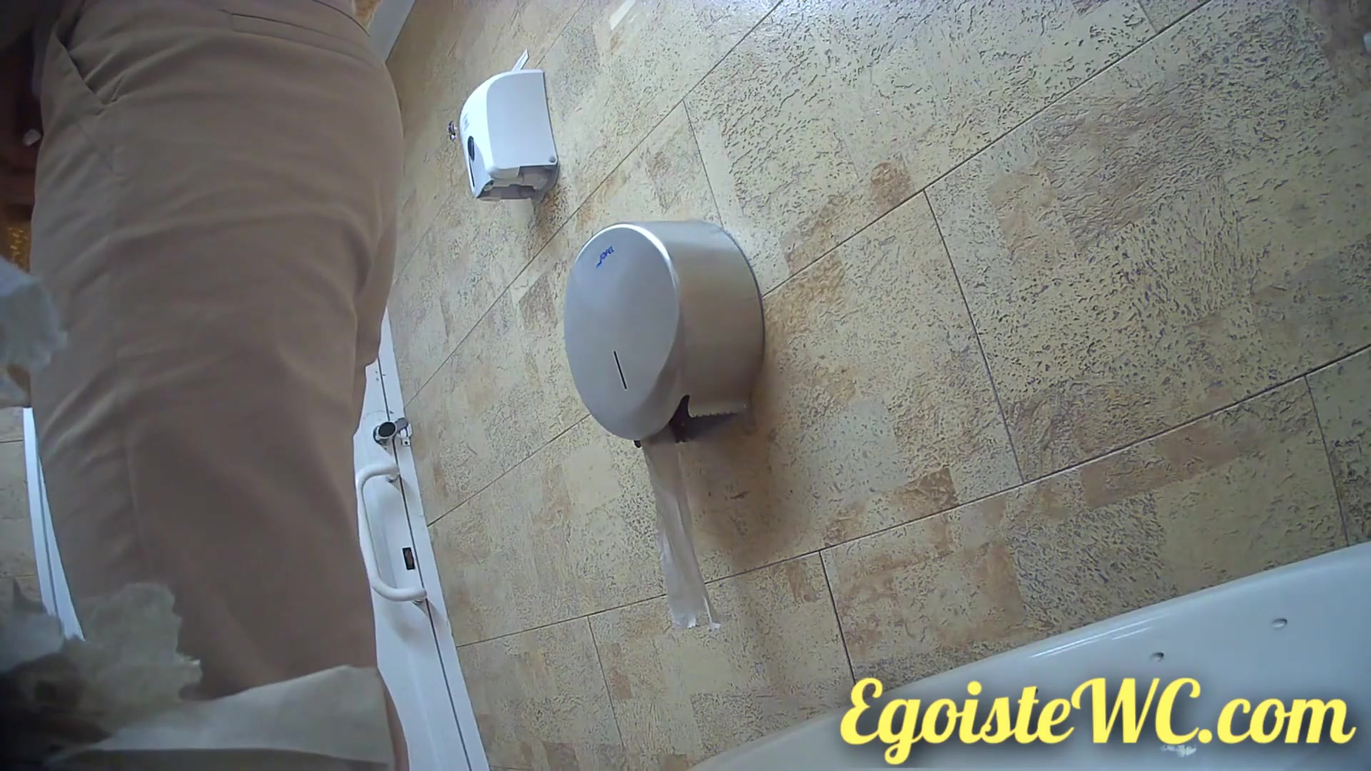 Toilet Spy — 0610(104) — screenshot 2