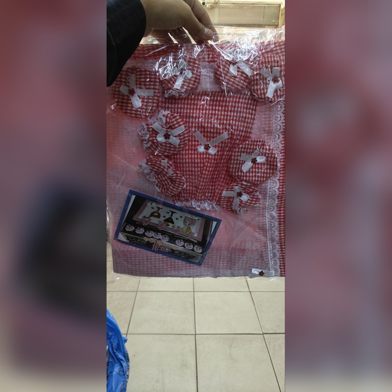 كافر بوتاجاز ومطبخ كاروهات أحمر بفيونكات أنيقة