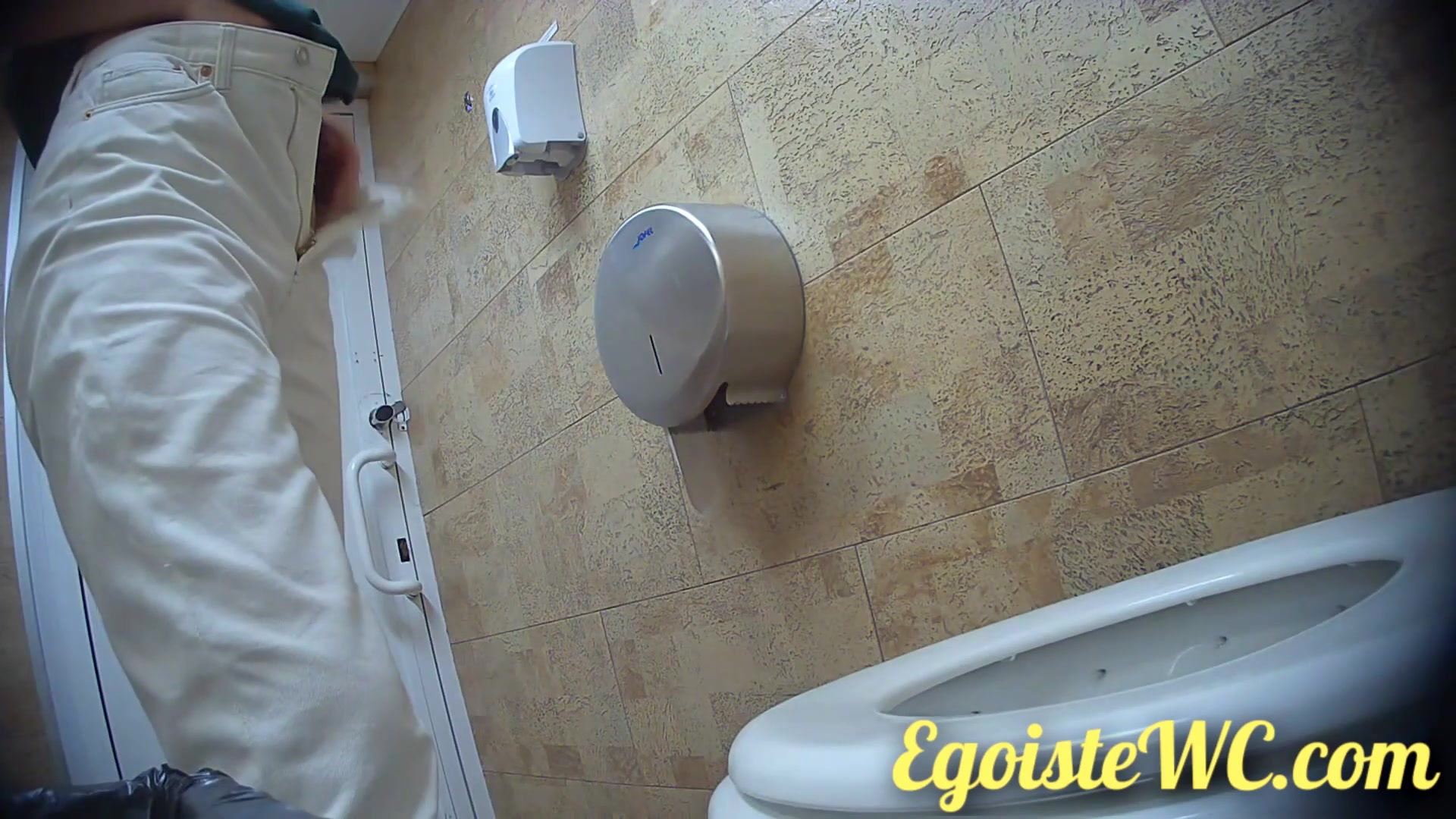Toilet Spy — 0610(79) — screenshot 2