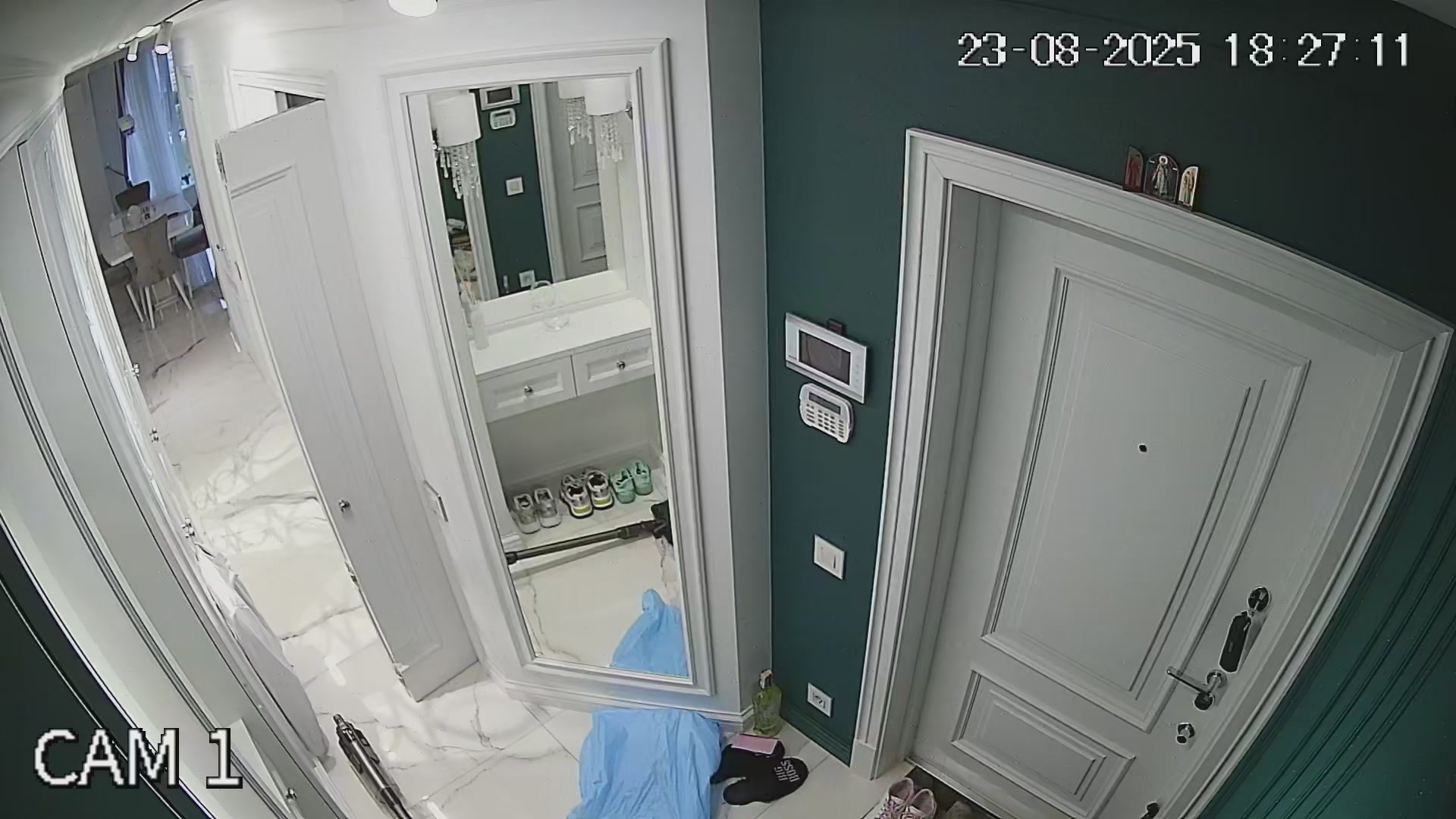 Hidden Voyeur — 1_5028405778667538146 — screenshot 2