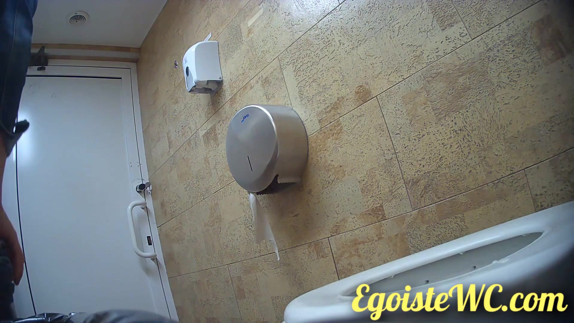 Toilet Spy — 0610(116) — screenshot 2