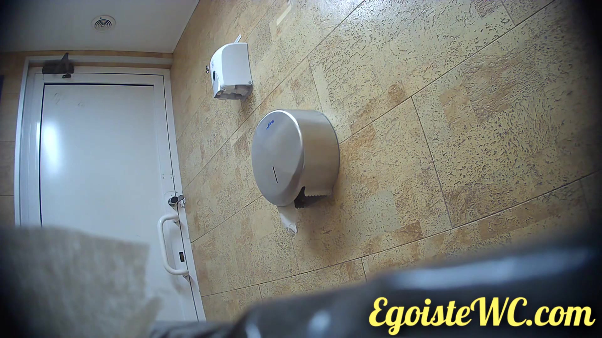 Toilet Spy — 0610(84) — screenshot 2