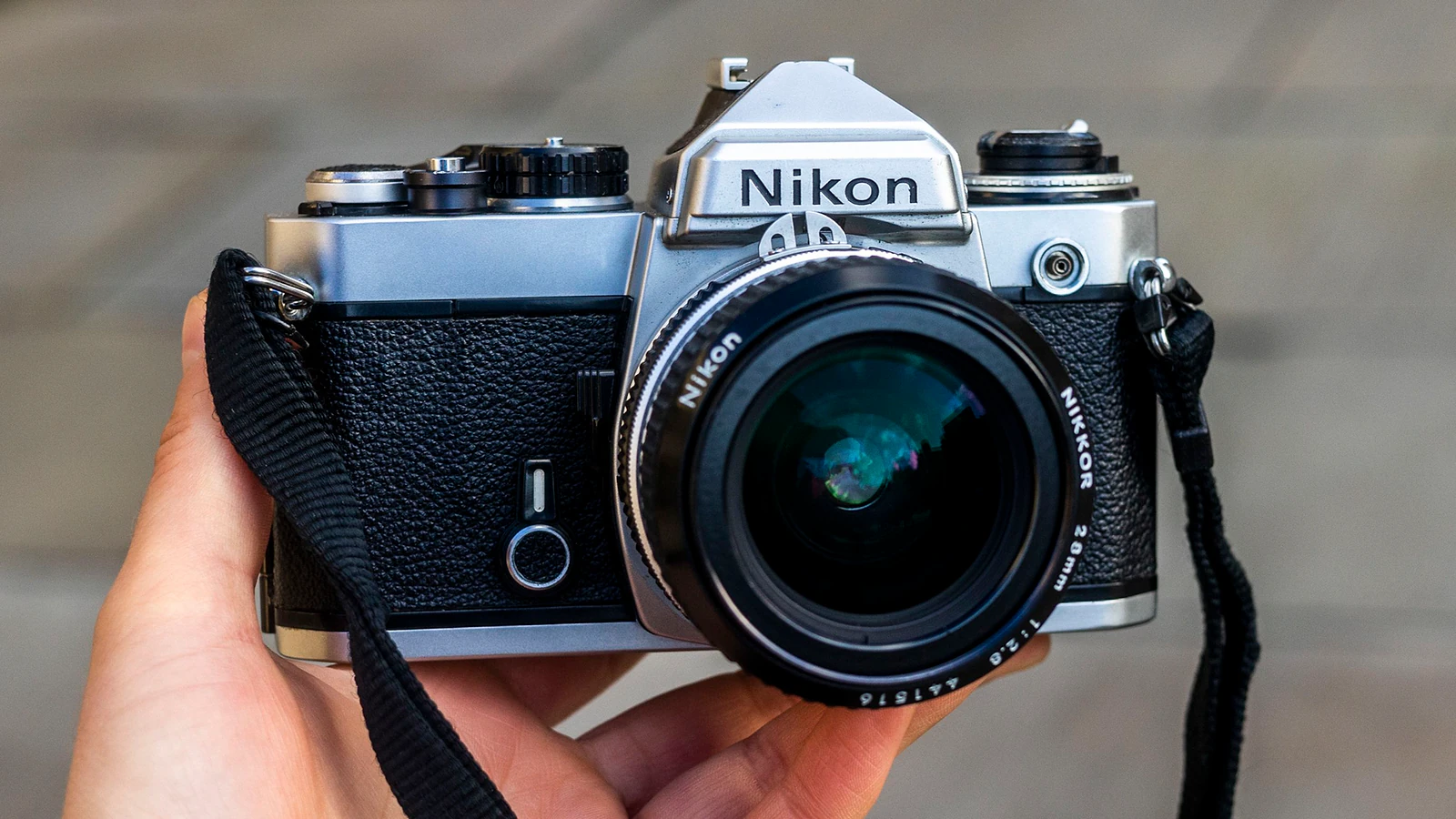 Nikon Sửa Máy Ảnh Film SLR Cũ: Hồi Sinh Huyền Thoại Giới Hạn Thời Gian! - Hình 1