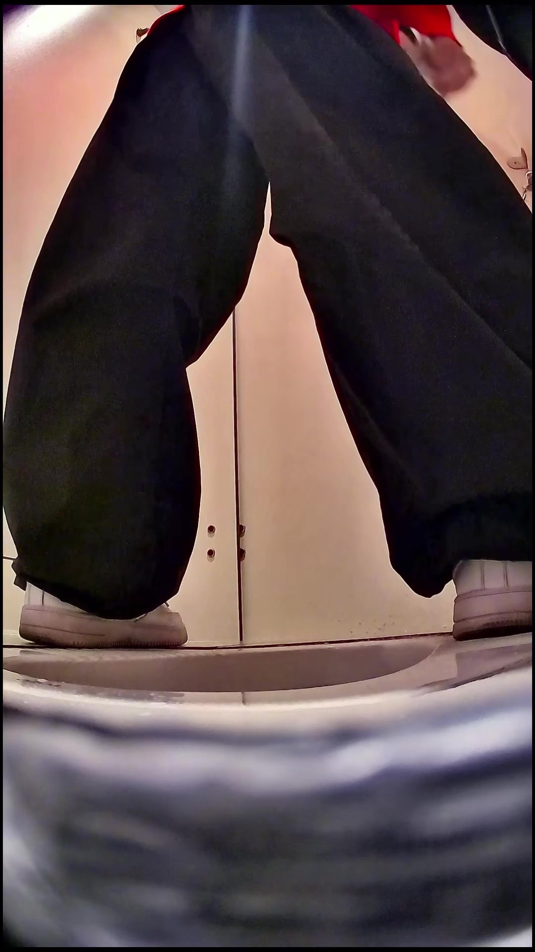 Toilet Spy — 0228(41) — screenshot 2