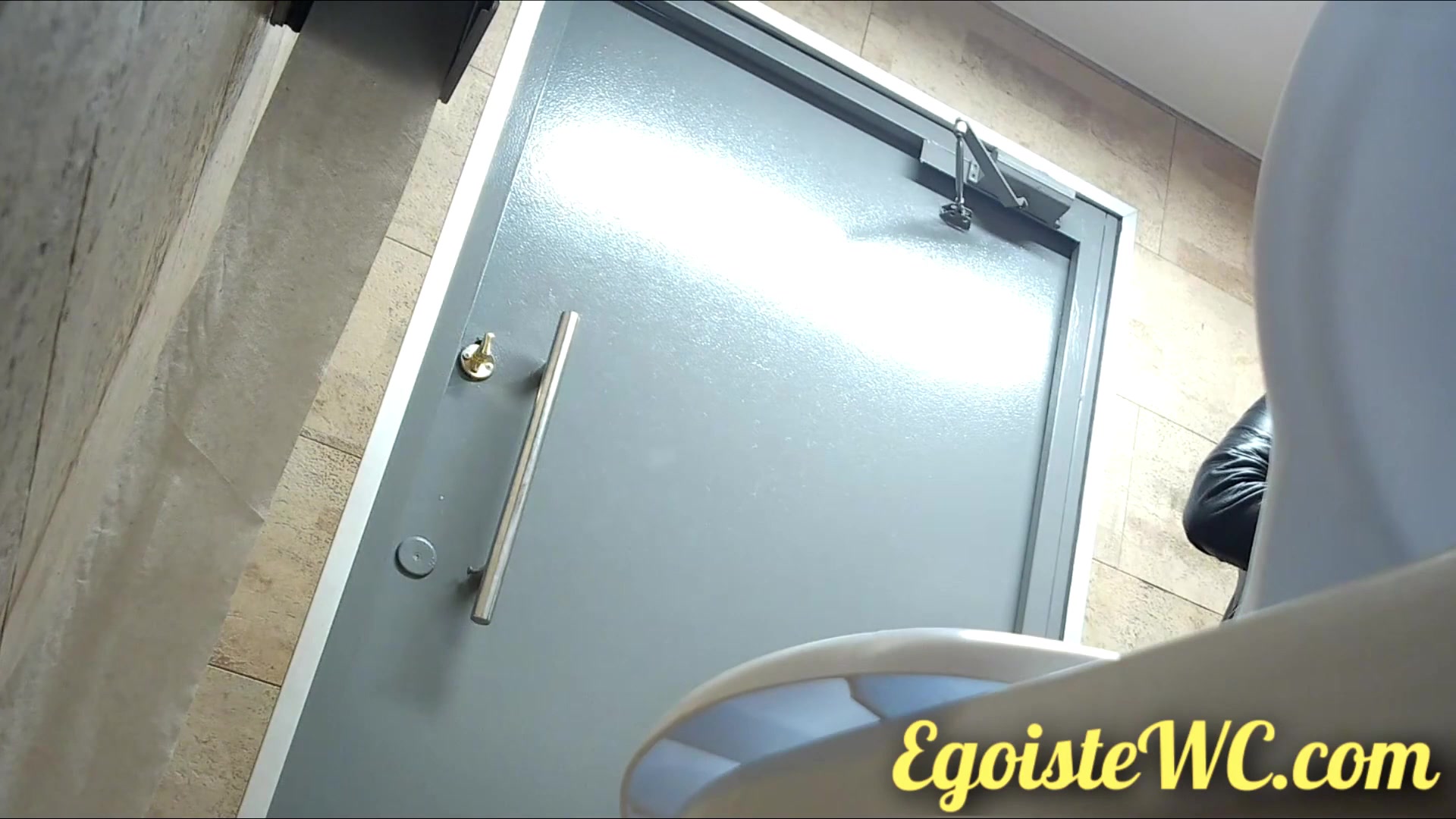 Toilet Spy — 0610(169) — screenshot 2