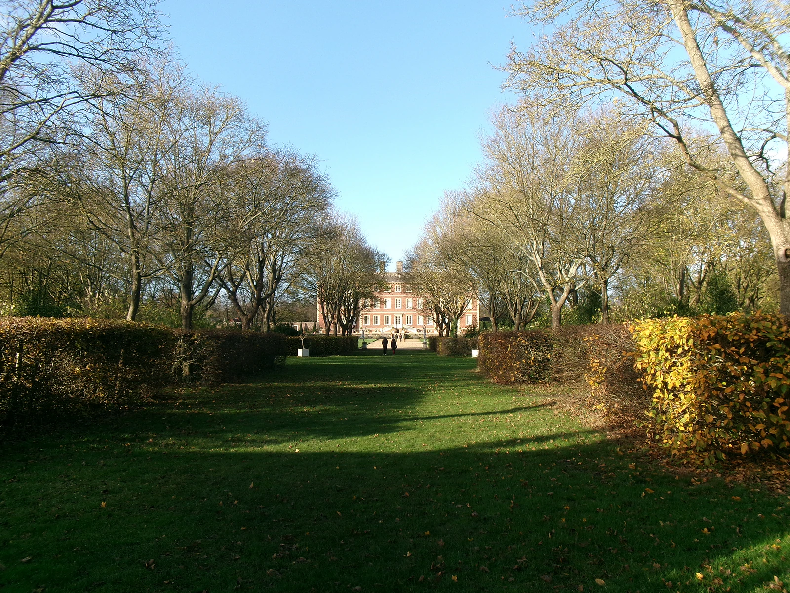 Kodak Pixpro FZ55. Wide-angle (16MP). Image Gavin Stoker.