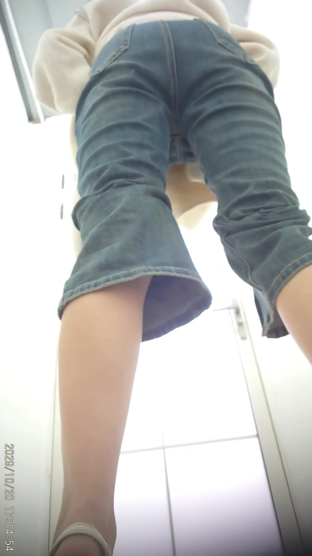 Toilet Spy — 0310(80) — screenshot 2