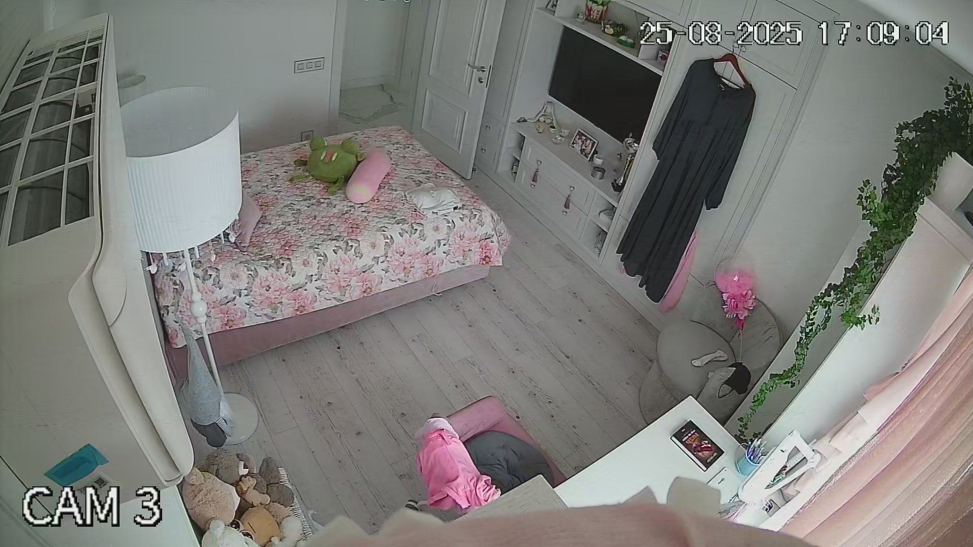 Hidden Voyeur — 1_5028405778667538154 — screenshot 2