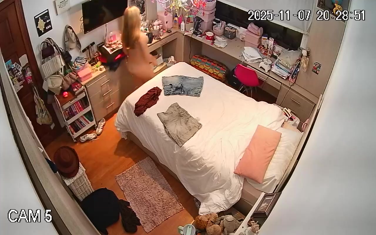 Hidden Voyeur 2 — 1_5010563148785125282 — screenshot 2