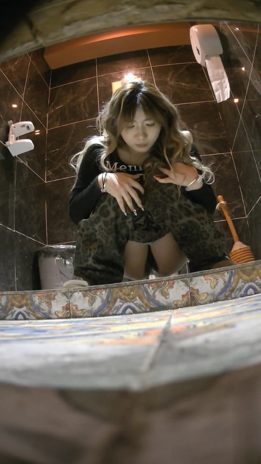 Toilet Spy — 0224(90) — screenshot 2