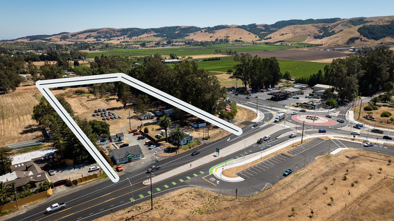 Aerial — property boundaries, roundabout and corridor
