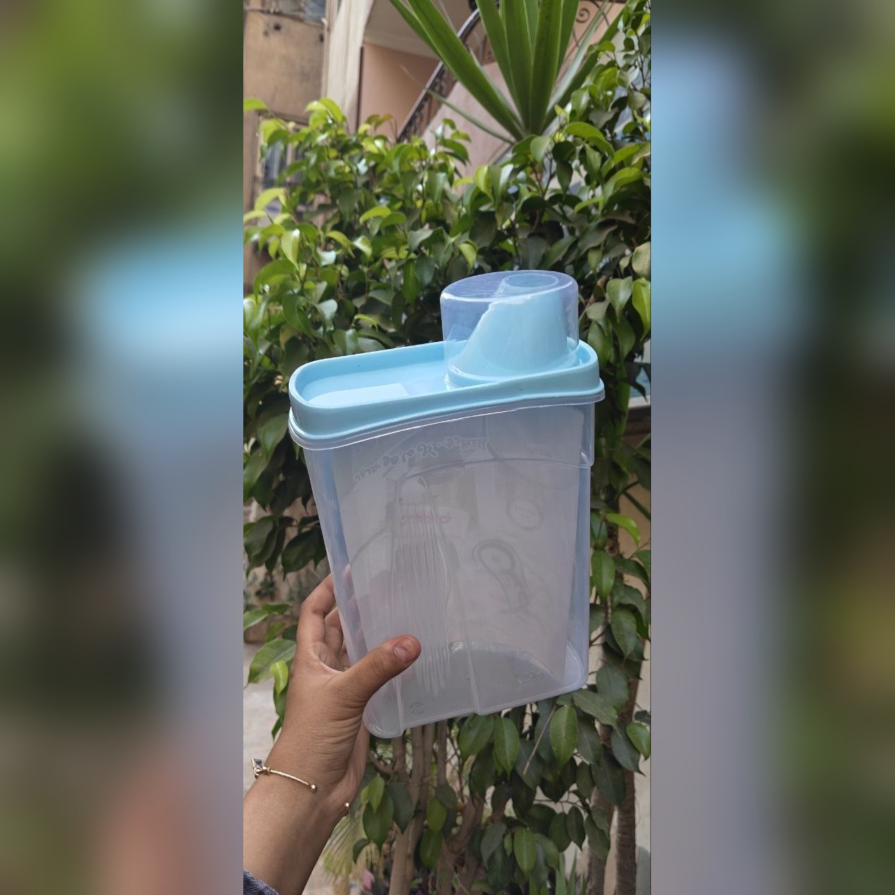 علبة ومنظم بقوليات وحبوب ذكية بمكيال تفريغ