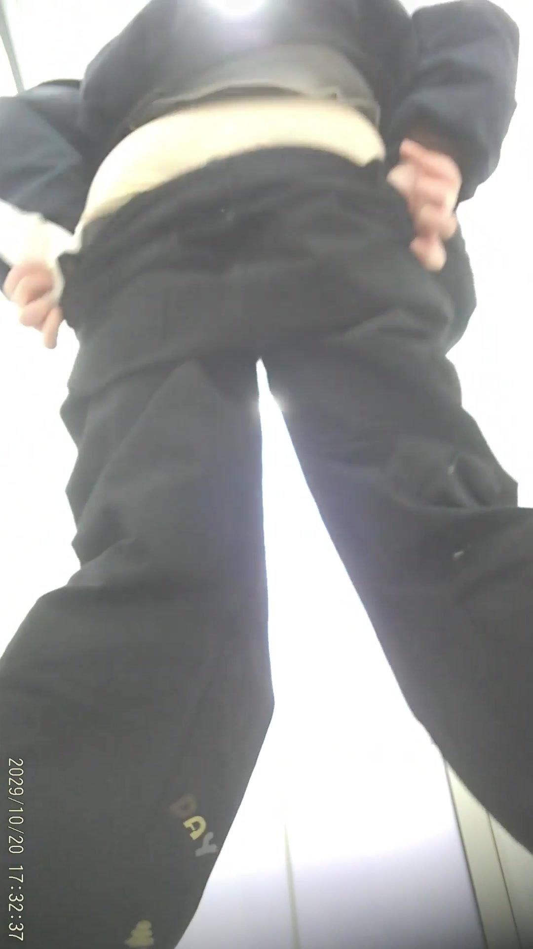 Toilet Spy — 0310(86) — screenshot 2